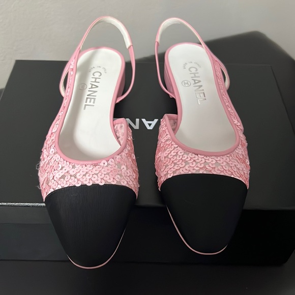 Shoes - Picture 1 of 4